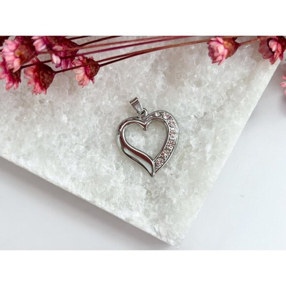 Vintage Silver Tone Rhinestone Heart Shaped Retro Love Pendant | Charm | Trinket - Picture 2 of 8